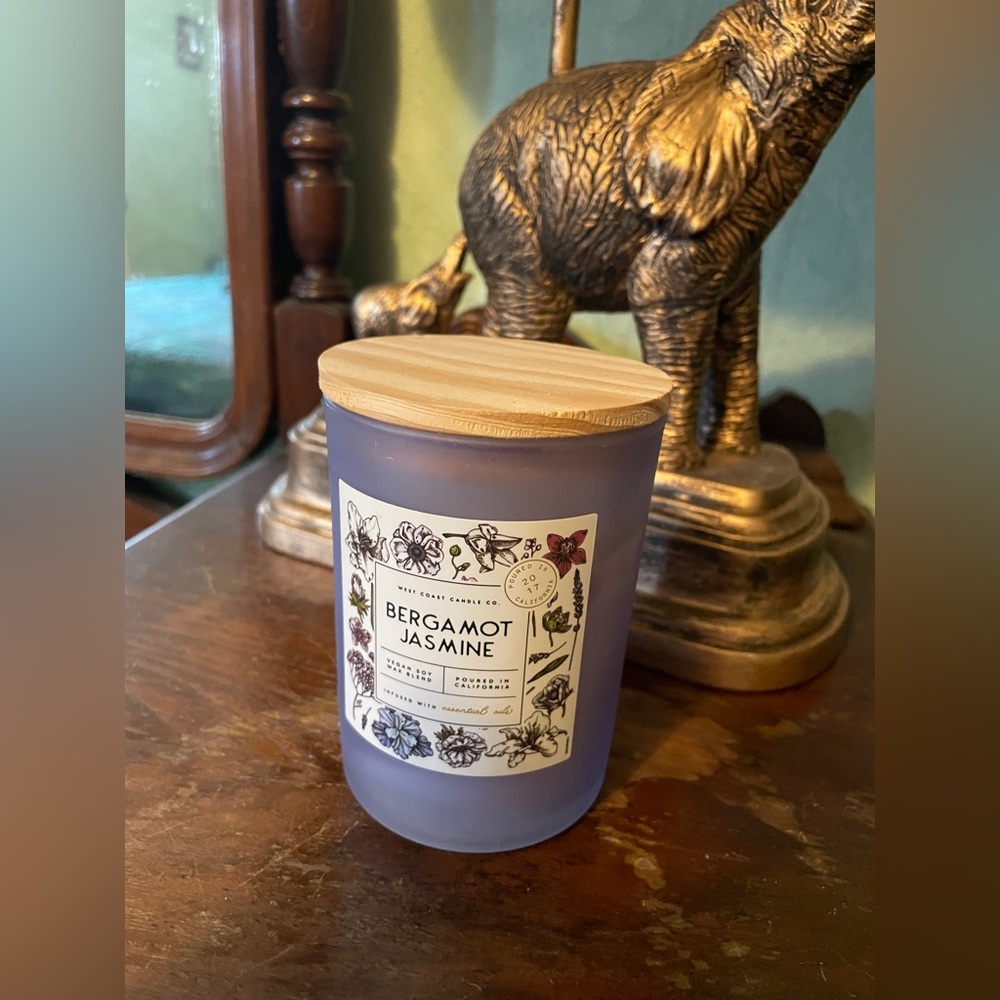 Leoben Co. Soy Candle in a Jar Bergamont Jasmine NWOT